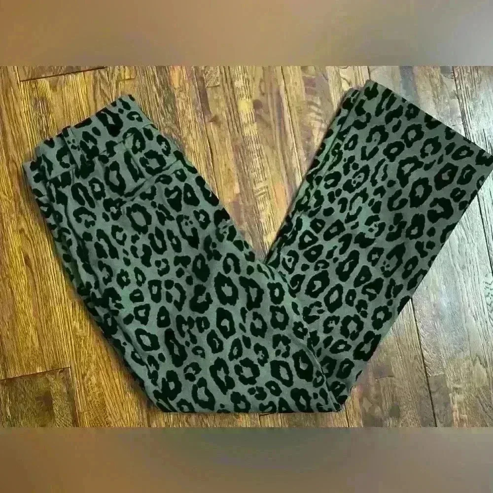 DEREK LAM 10 CROSBY Animal Print Flare Crop Pant in Green - Picture 11 of 11